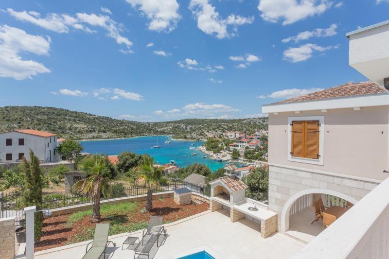 Villa Elena Sevid Bagian luar foto