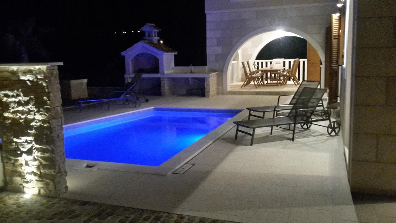Villa Elena Sevid Bagian luar foto