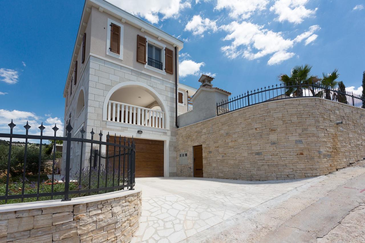 Villa Elena Sevid Bagian luar foto