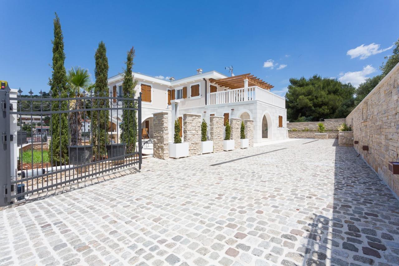 Villa Elena Sevid Bagian luar foto