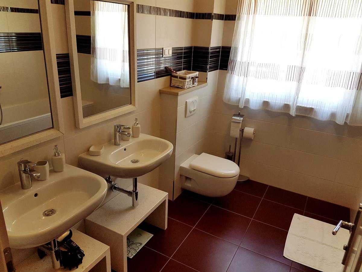 Villa Elena Sevid Bagian luar foto